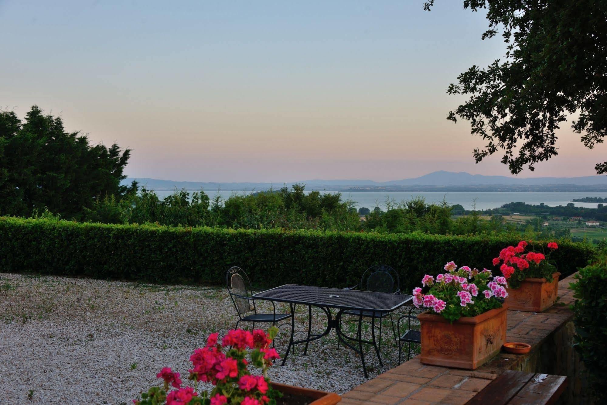 Hôtel Relais Borgo Torale à Passignano sul Trasimeno Extérieur photo